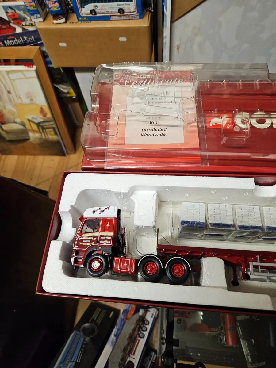 Corgi Foden Tractor Unit and Trailer 1.50 - Image 3