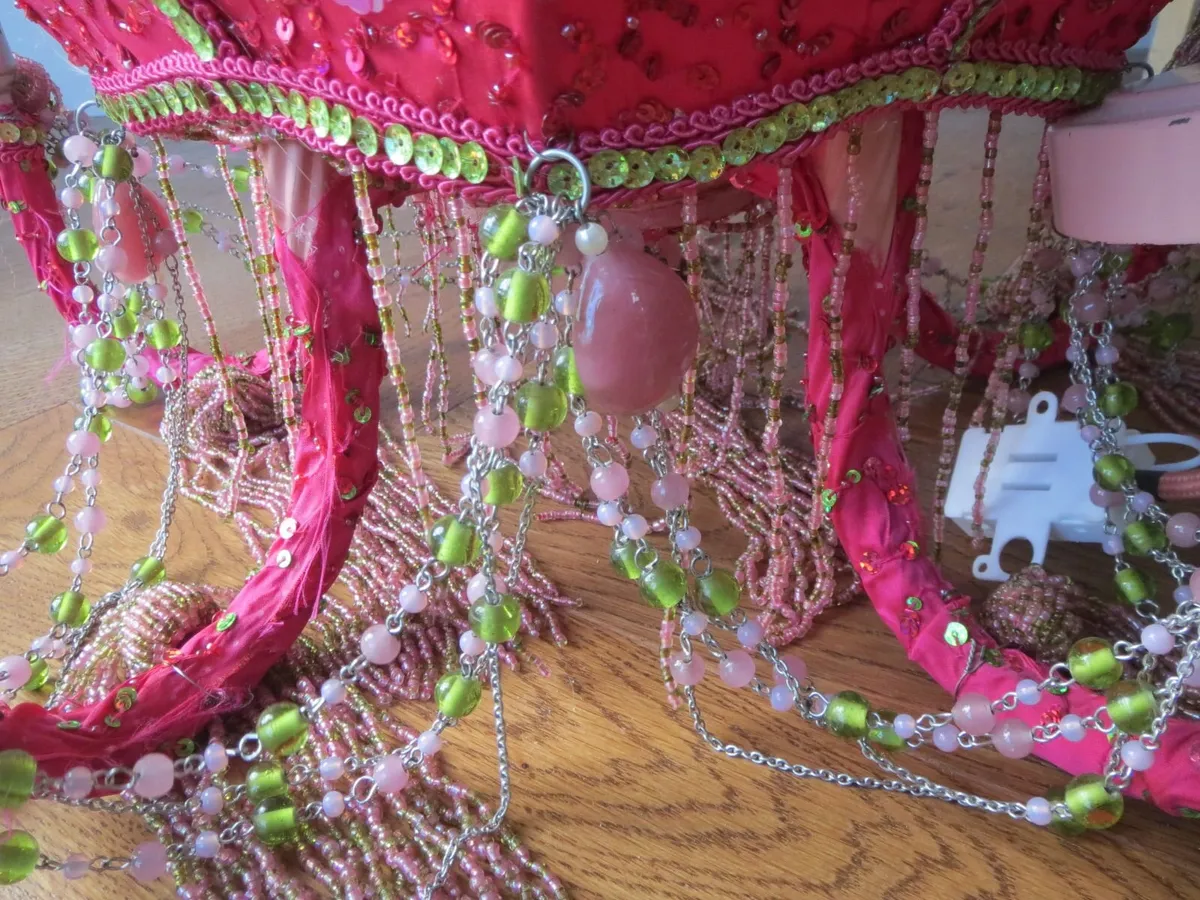 stunning bright pink chandelier ceiling light BNWT - Image 4