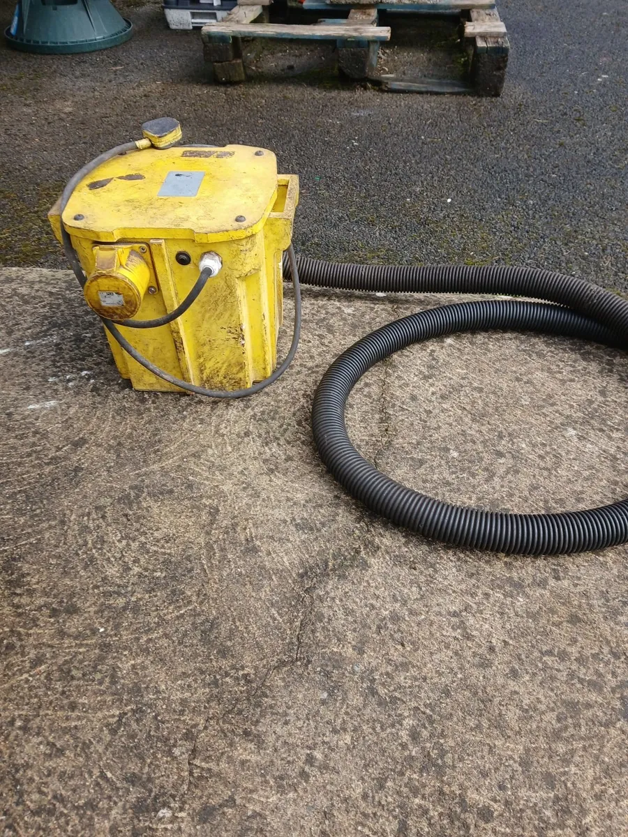 Numatic  Industrial hoover with transformer - Image 2