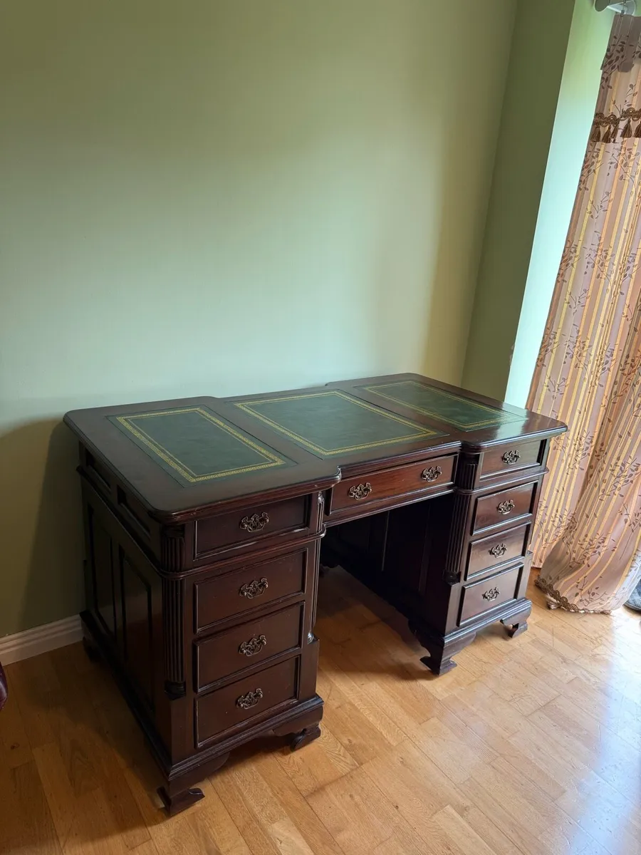 Partners Desk - Image 2