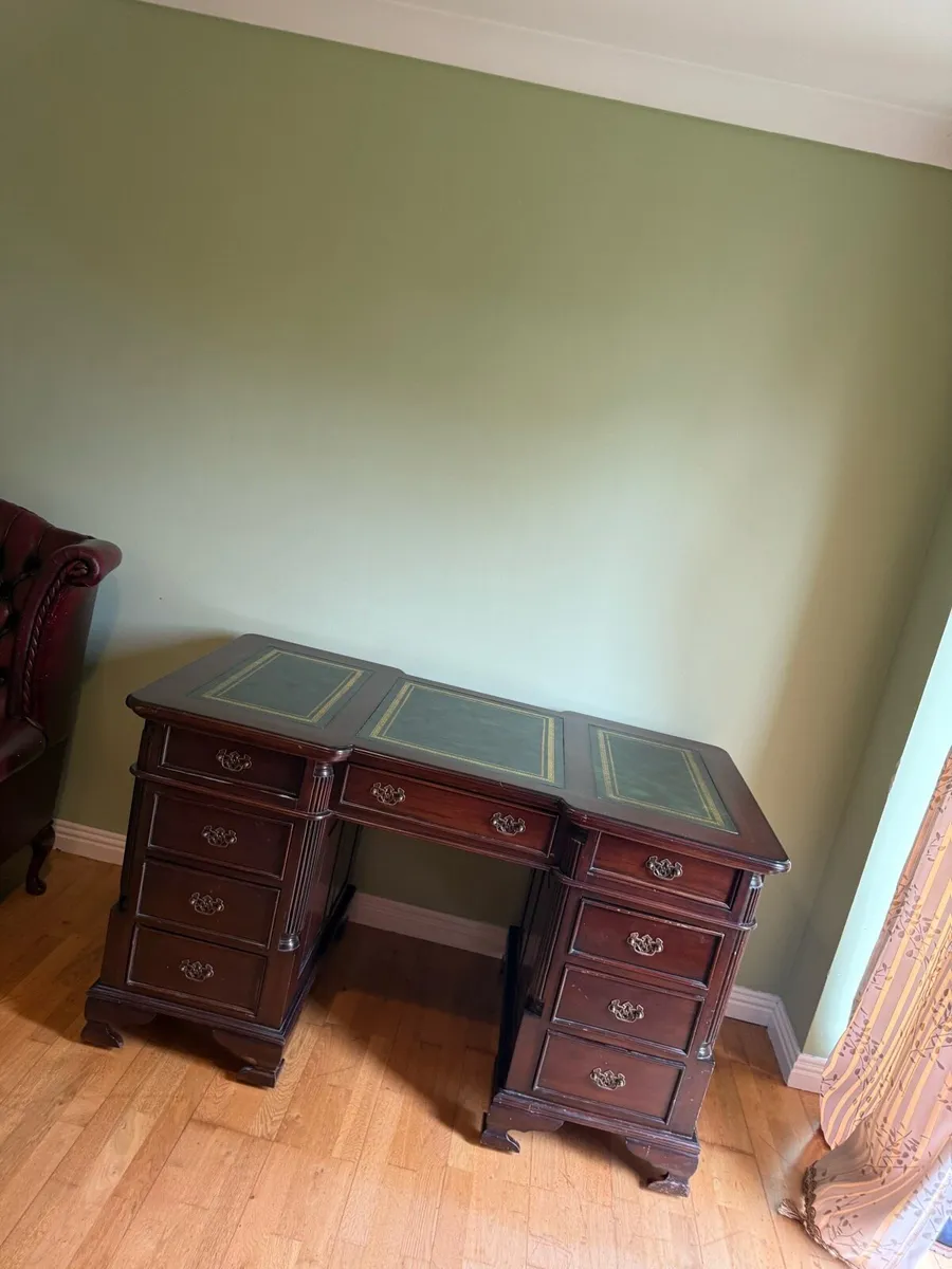 Partners Desk - Image 3