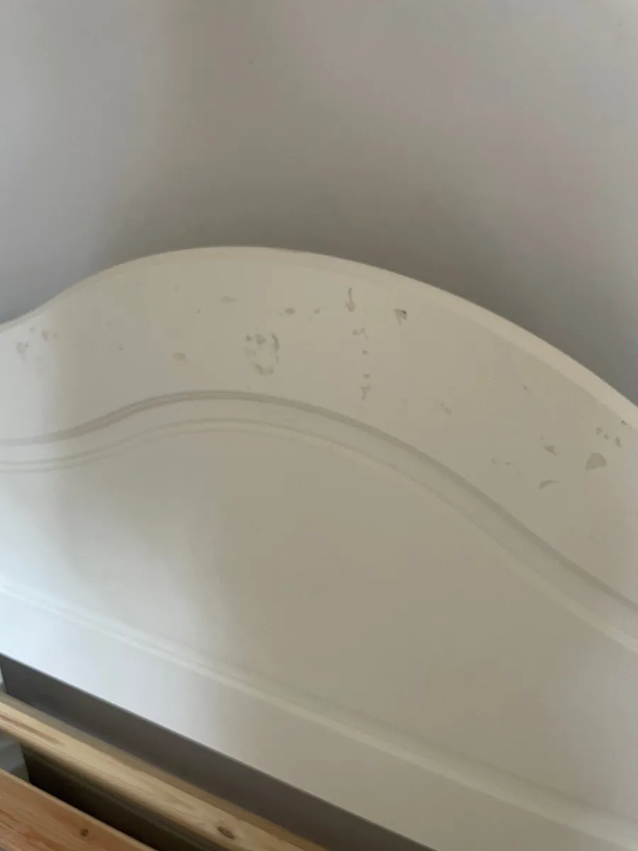 White wooden single bed frame - Image 1