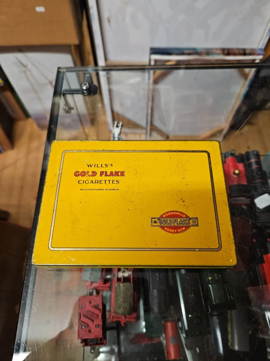 Vintage Wills Gold Flake Tin - Image 1