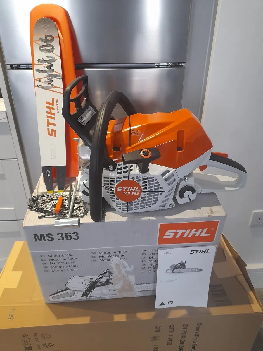 Selling Chainsaw - Image 1