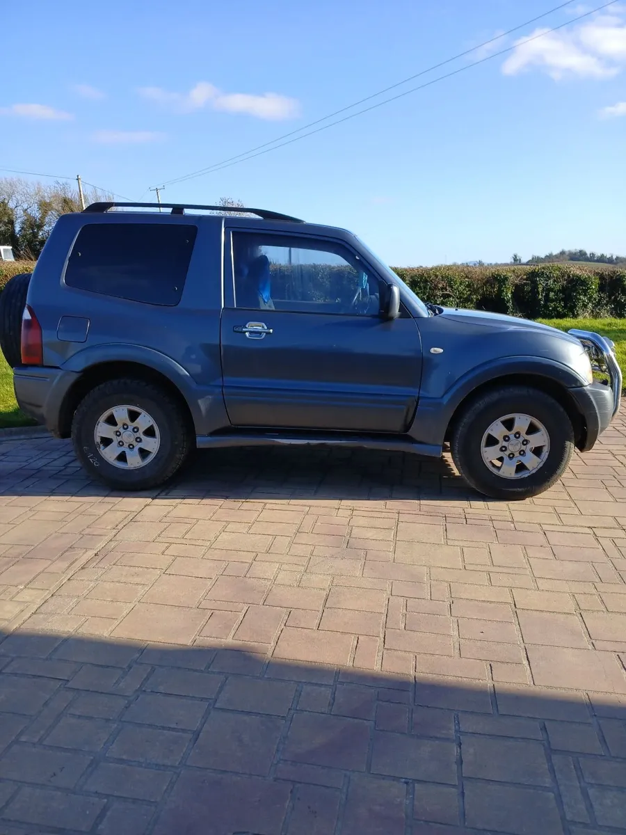 Mitsubishi Pajero 2005 - Image 2