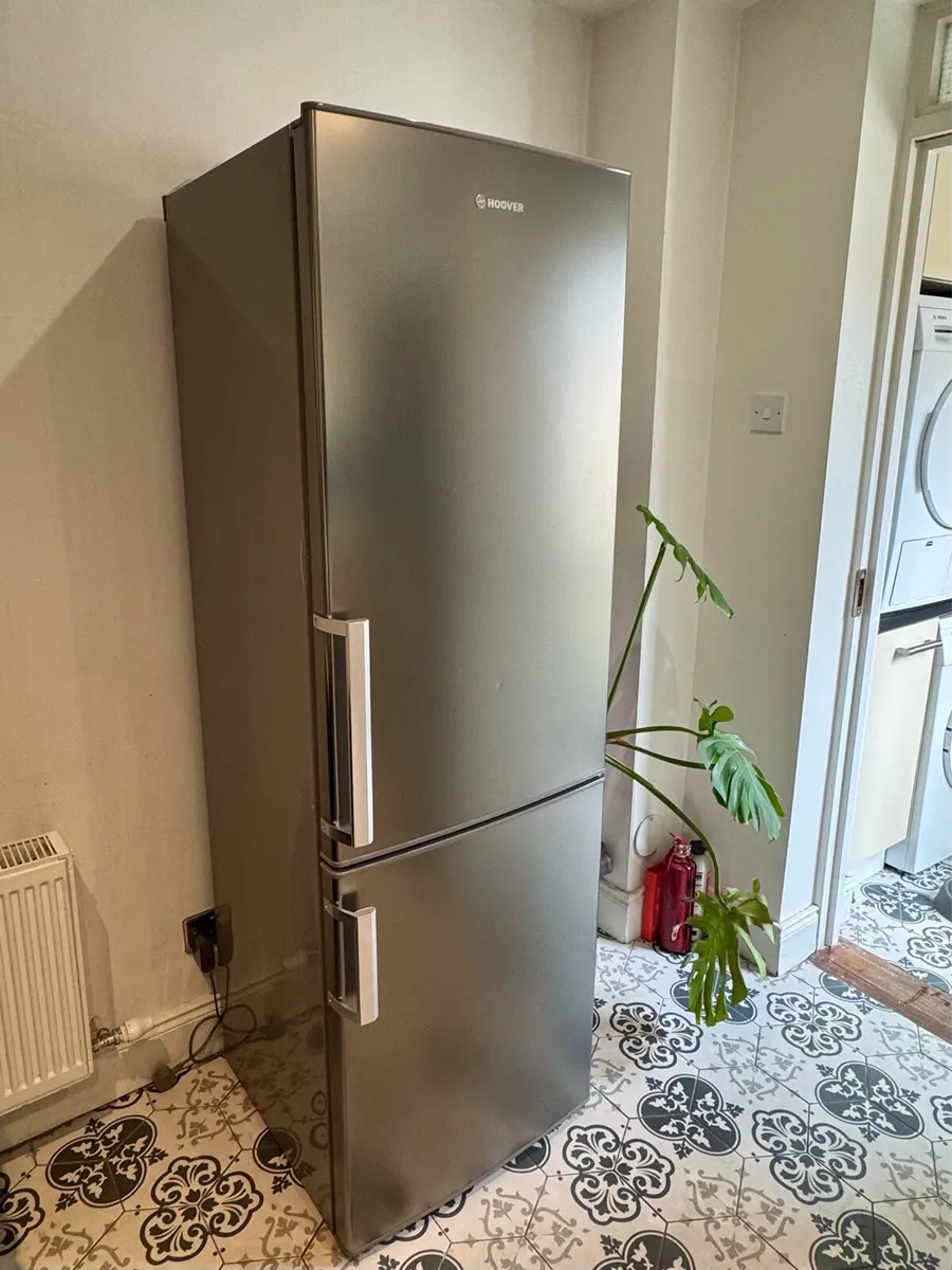Frost free Hoover fridge freezer - Image 2