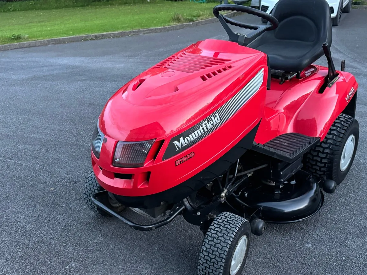 Ride on mower Mountfield 1440 hydro - Image 1