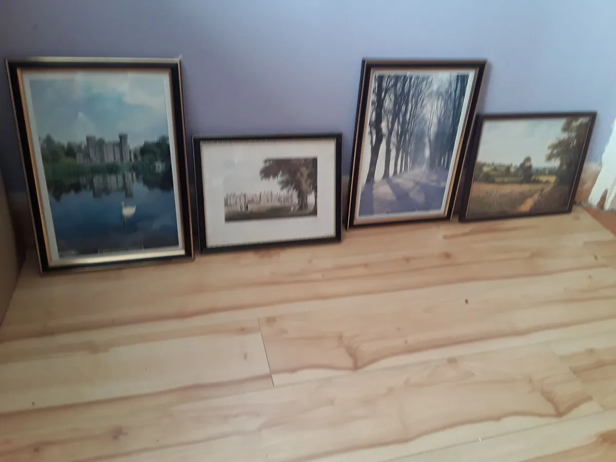 Four different pictures sold individually - Image 1