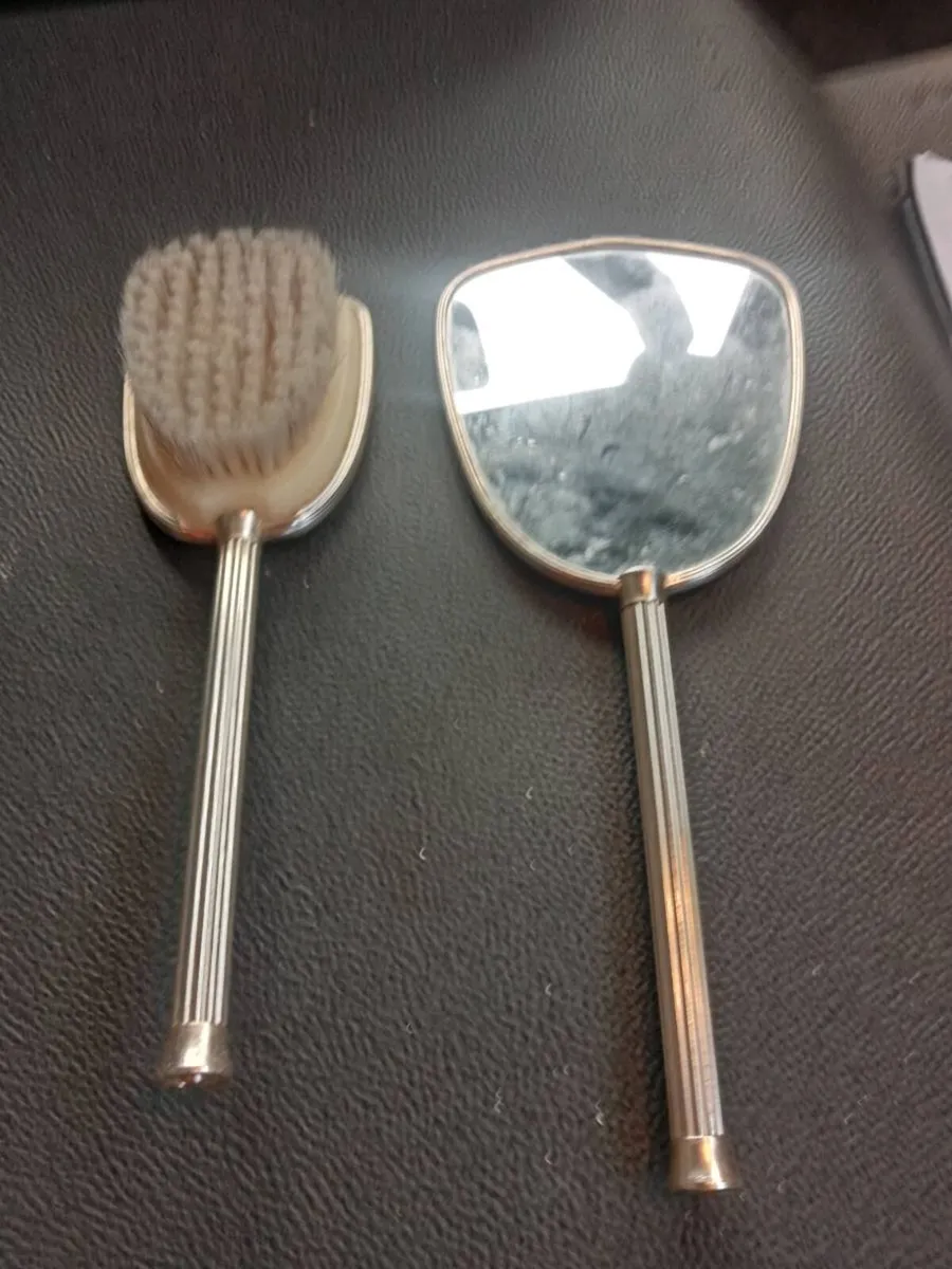 Old brush and mirror set - Image 4