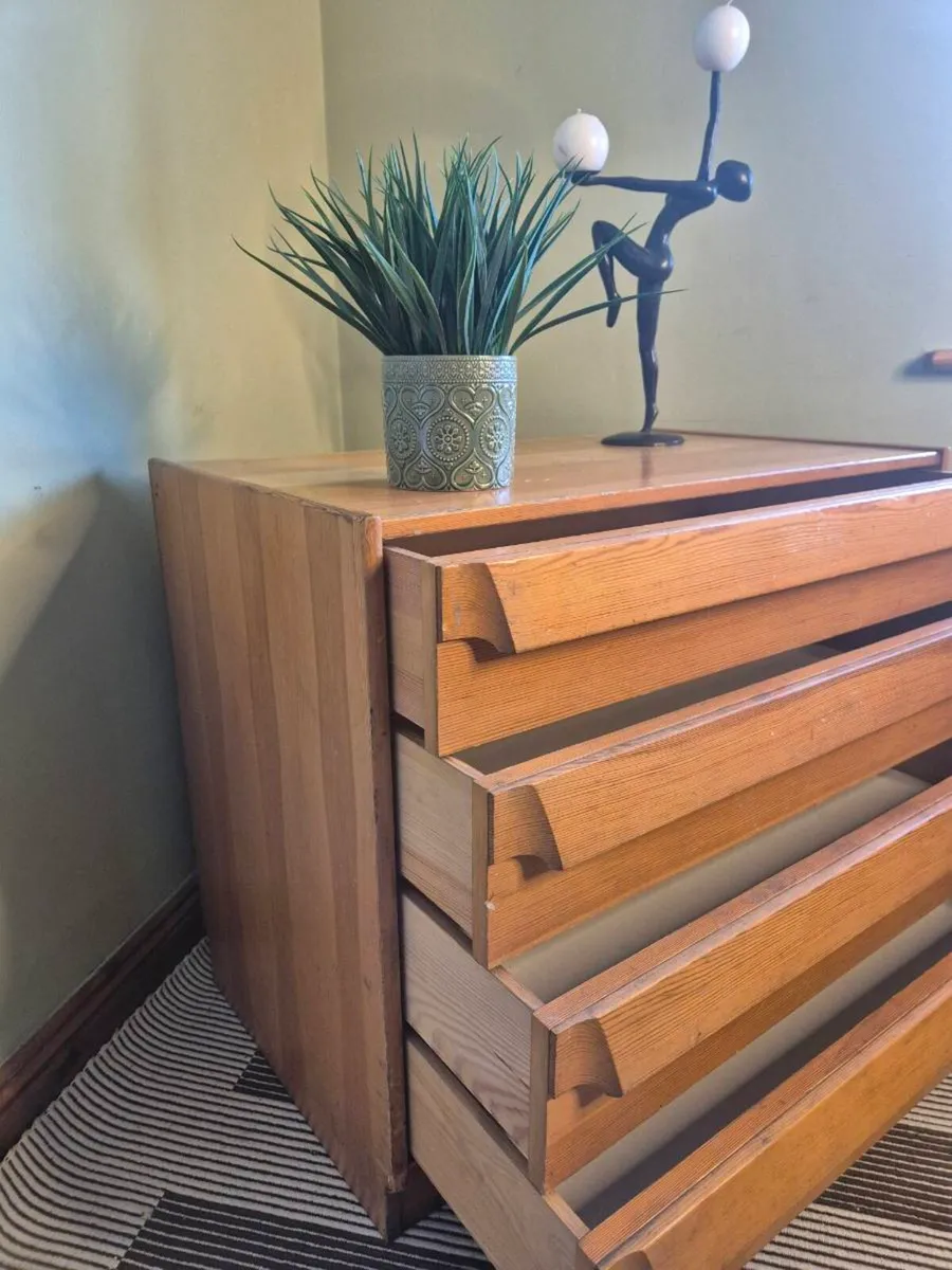 Chest of drawers. - Image 3