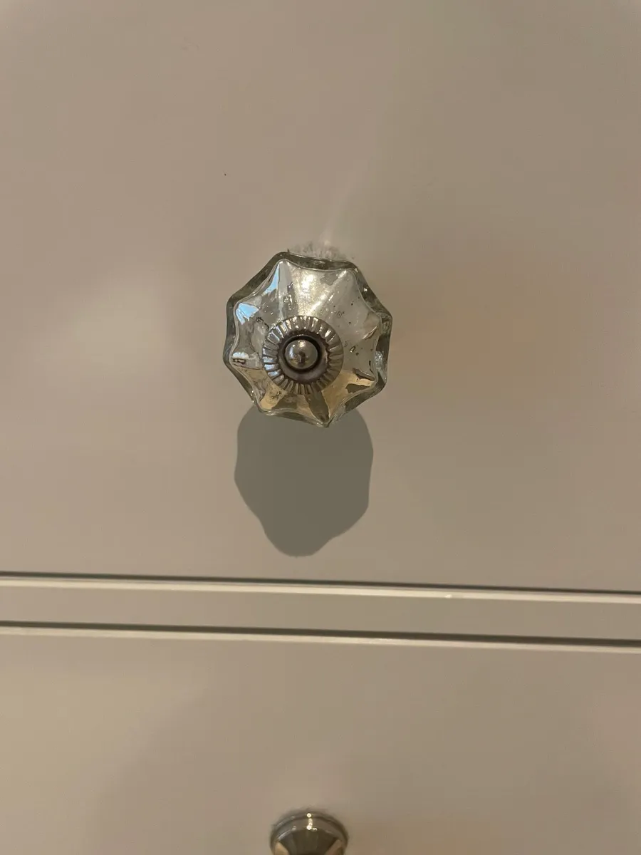 White chest of drawers with decorative handles - Image 2