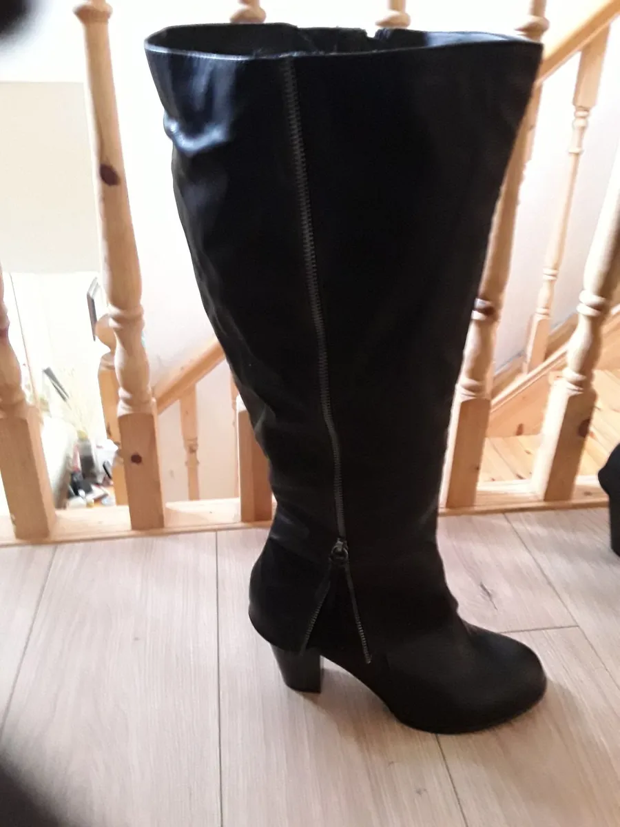 Brand new ladies large black zipped boots size 8 - Image 2