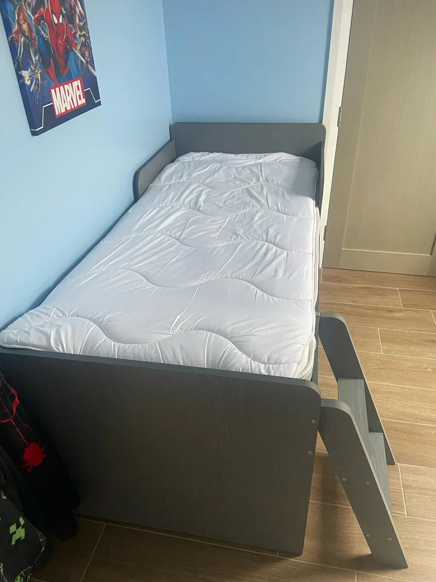 Single bed with mattress - Image 2