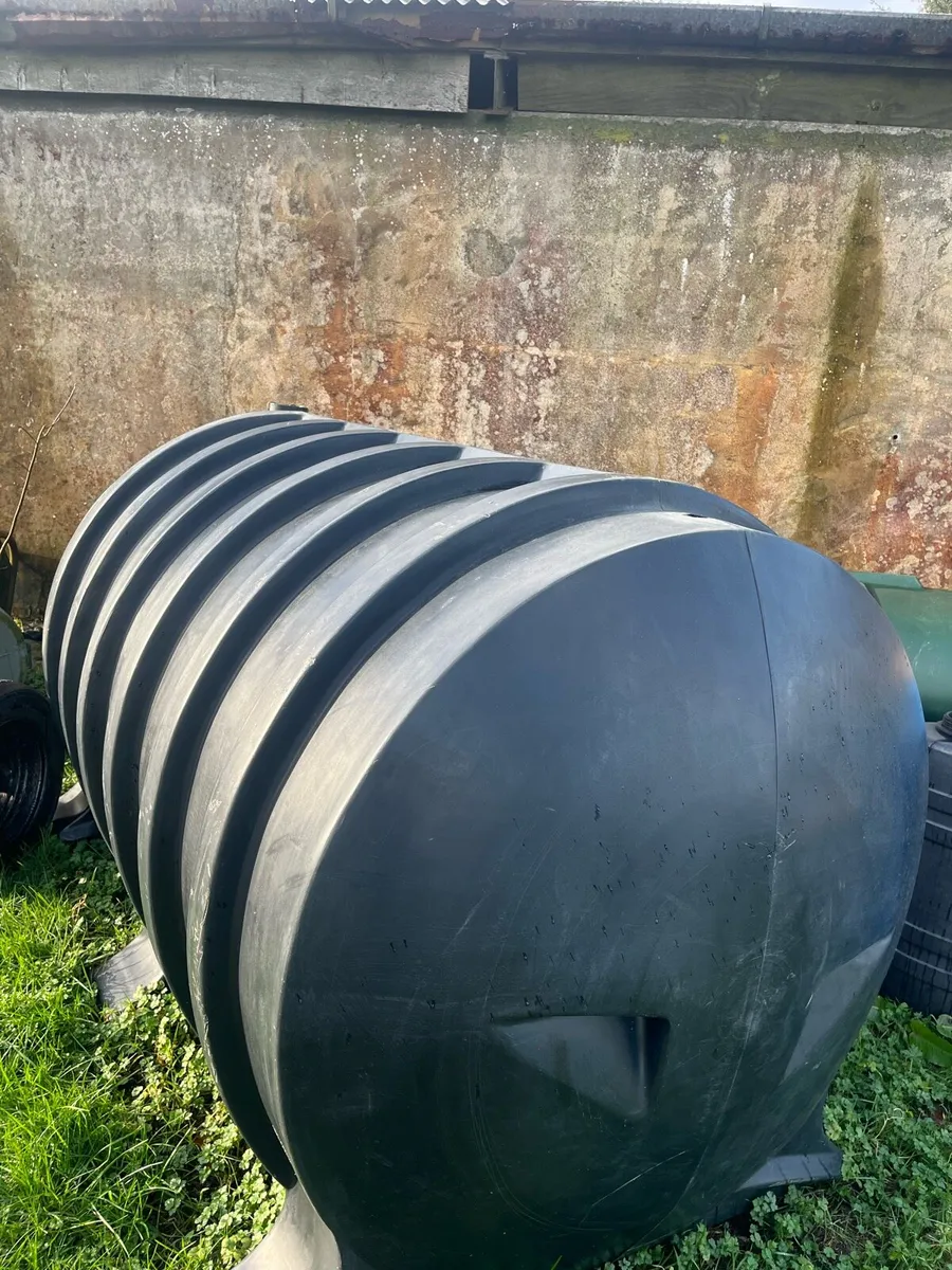 Sheep shelter - Image 1