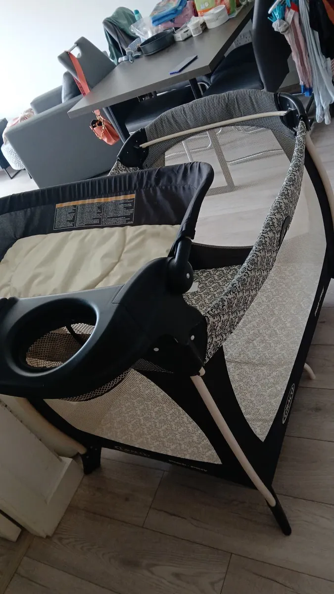 travel cot - Image 2