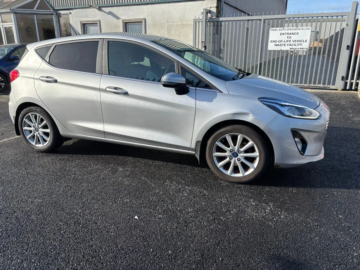 2021 Ford fiesta - Image 2