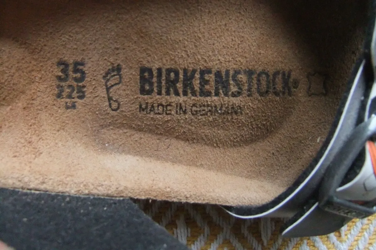 Birkenstock Unisex Star Wars Sandals Size 35 - Image 2