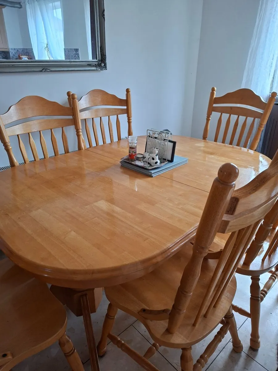 Dining table and chairs - Image 1