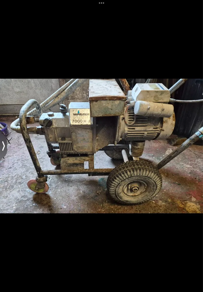 Wagner 700 HE Professional Paint Sprayer - Image 1