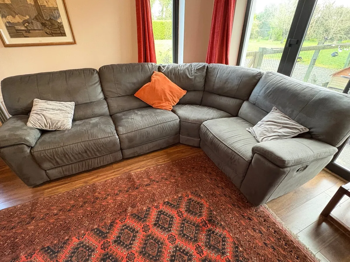 Corner sofa - Image 1