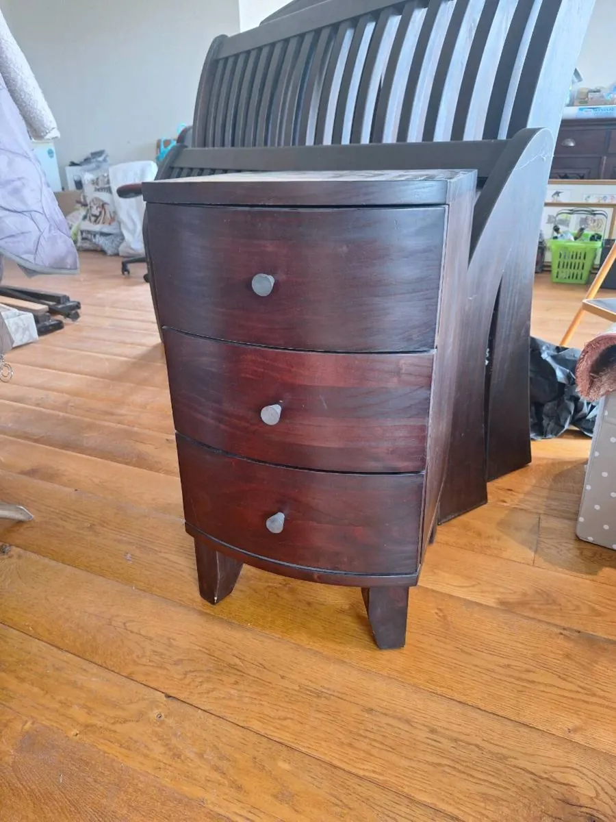 Bed frame, chest of drawers, locker - Image 4