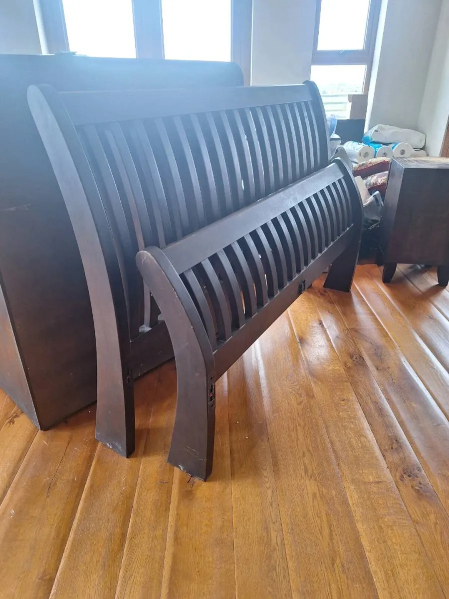 Bed frame, chest of drawers, locker - Image 1