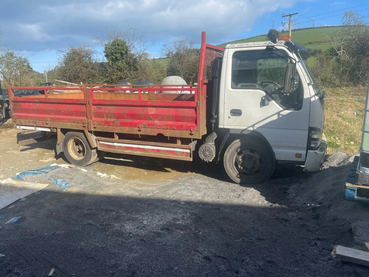 Isuzu 7.5 tonne truck 2007 for sale  270k. KLM’s o - Image 2