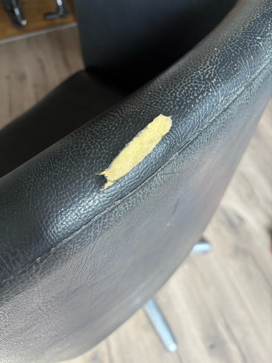 Hairdressing chair - Image 3