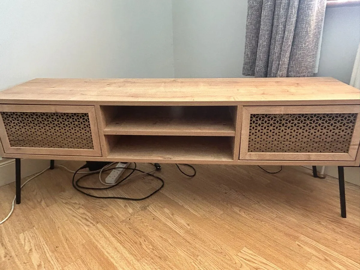 Tv stand - Image 1