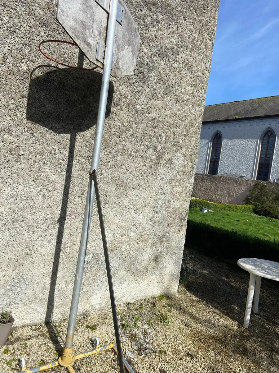 Freestanding basketball hoop - Image 2