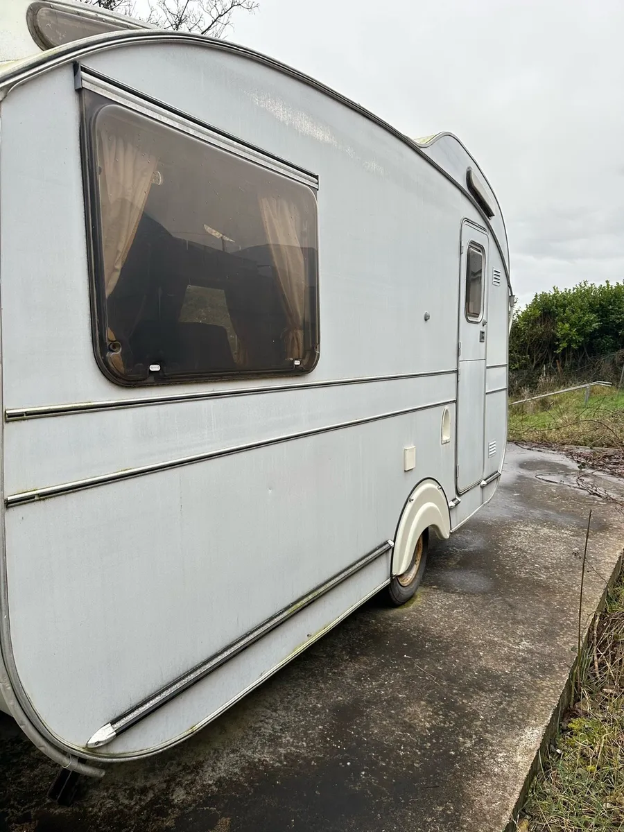 FOR SALE 12FT VINTAGE TOURING CARAVAN - Image 2