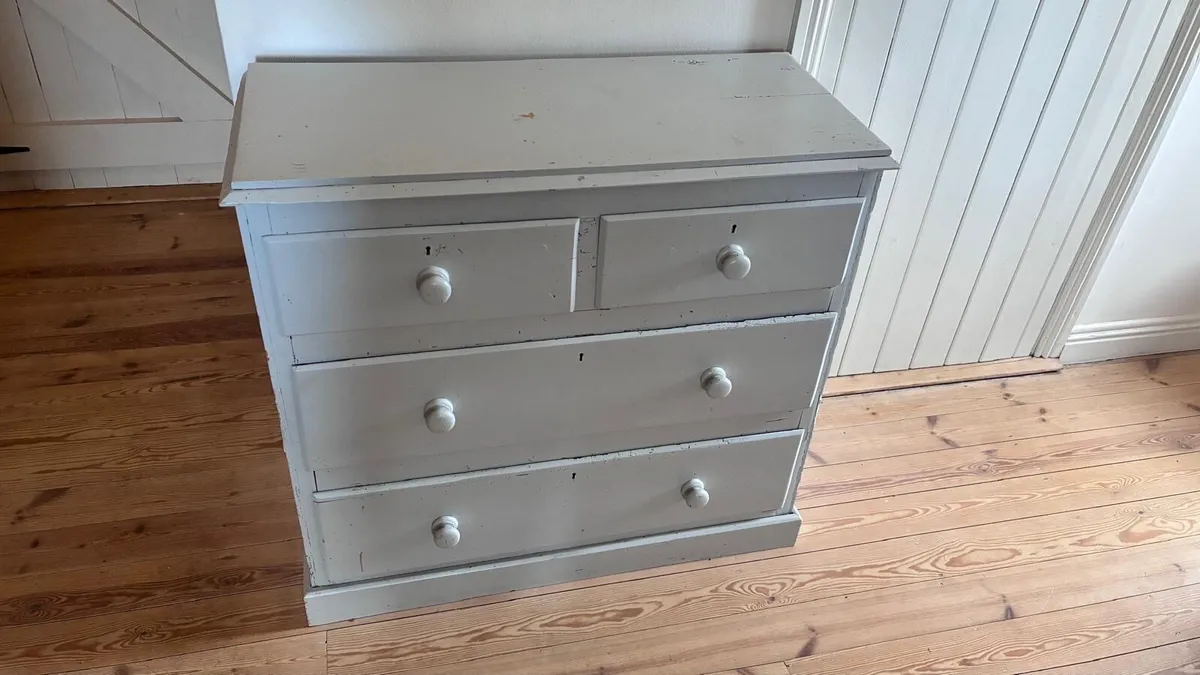 Chest of drawers - Image 1