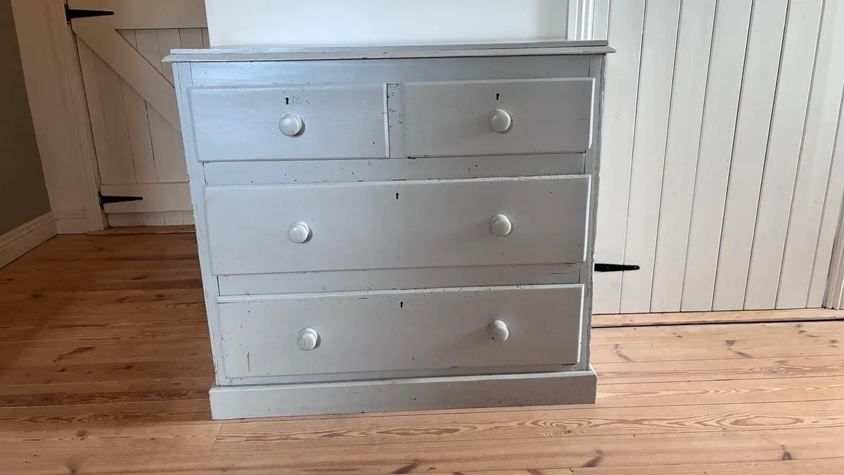 Chest of drawers - Image 2