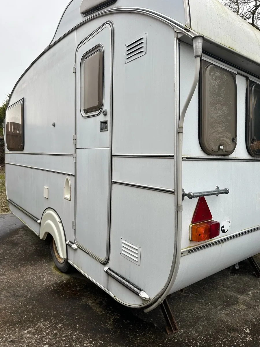 FOR SALE 12FT VINTAGE TOURING CARAVAN - Image 4