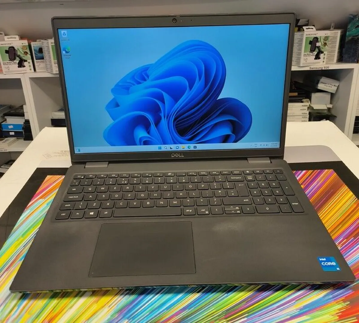 Dell Latitude 3520 15.6" Laptop i5-1135G7 (11th Gen) 8GB 256GB SSD Windows 11 Pro - Image 2