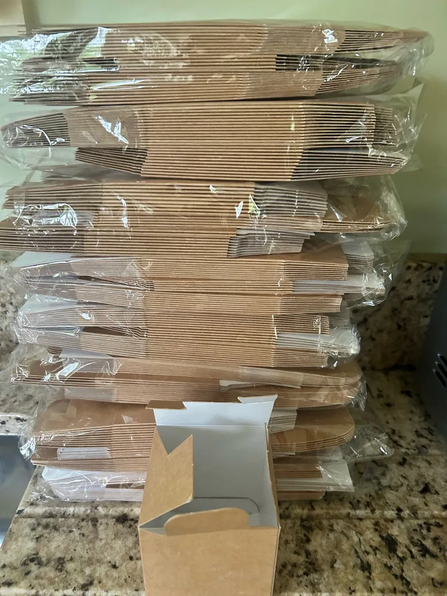 Flat pack boxes and tags - Image 1