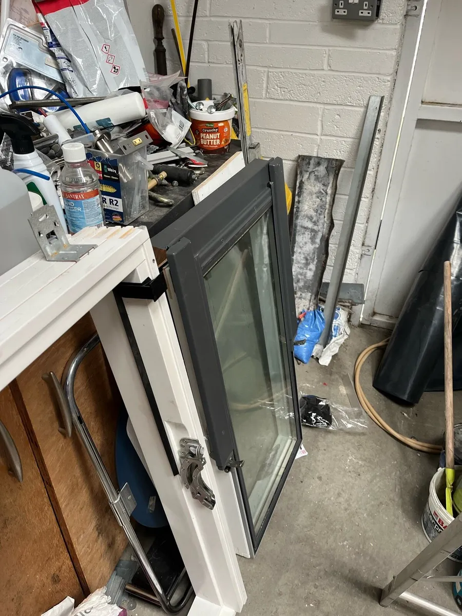 Roof window - Image 2