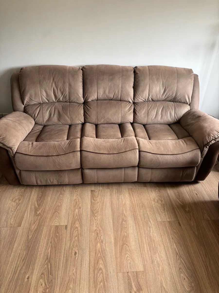 3 seater and two single seater recliner sofas - Image 2