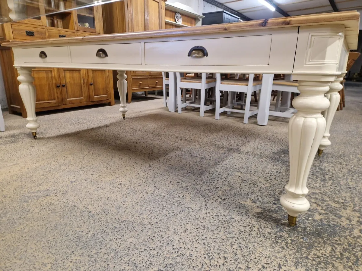 Large vintage farmhouse kitchen table - Image 4