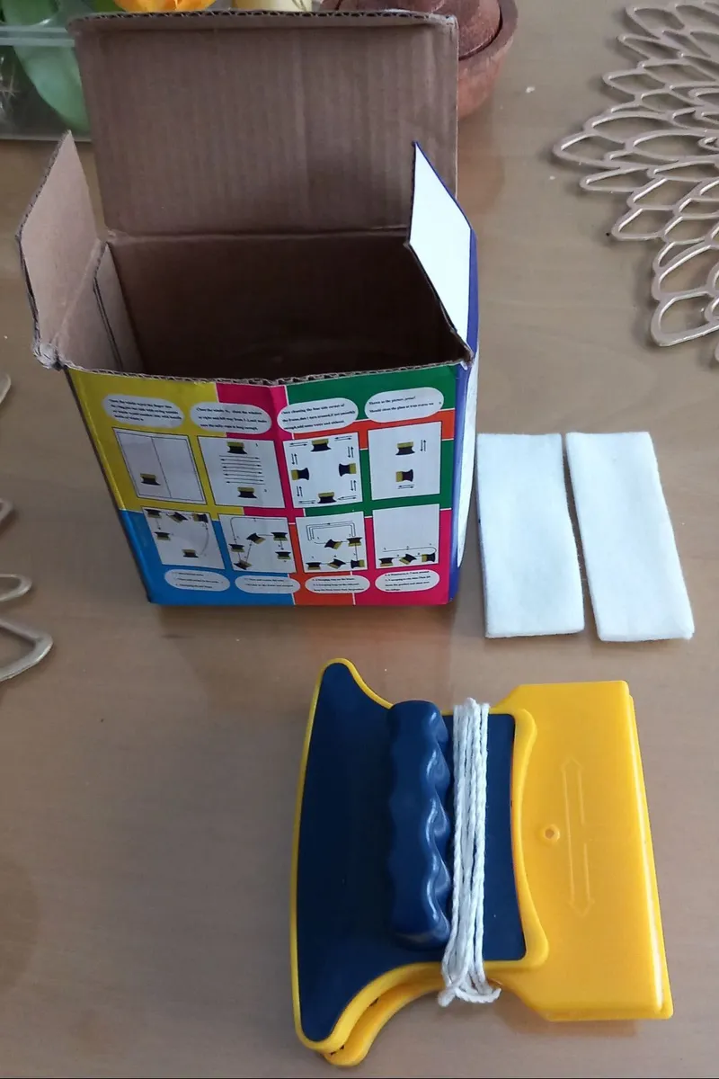 Magnetic double sided glass cleaner - Image 1