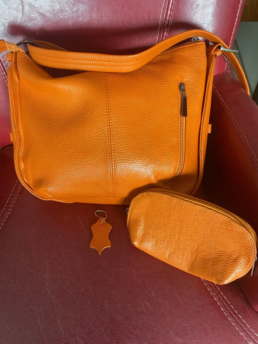 Quality Leather Shoulder Bag & Purse Set - Image 1