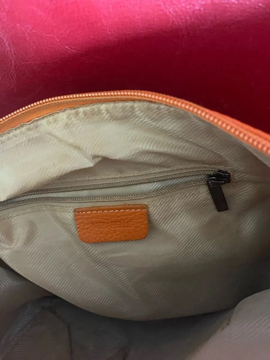 Quality Leather Shoulder Bag & Purse Set - Image 3