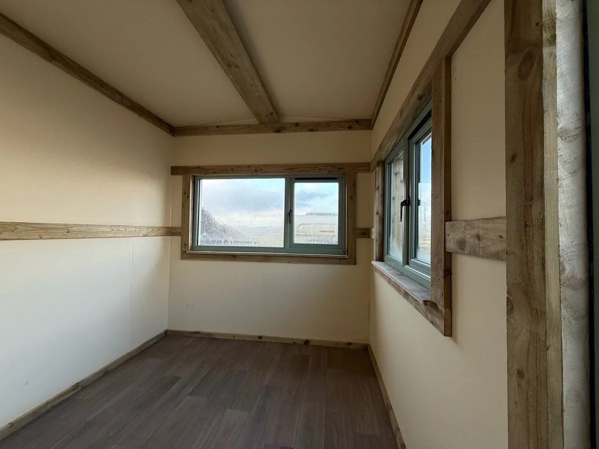 Luxury Mobile Cabin, Tiny Home, airbnb rental - Image 3