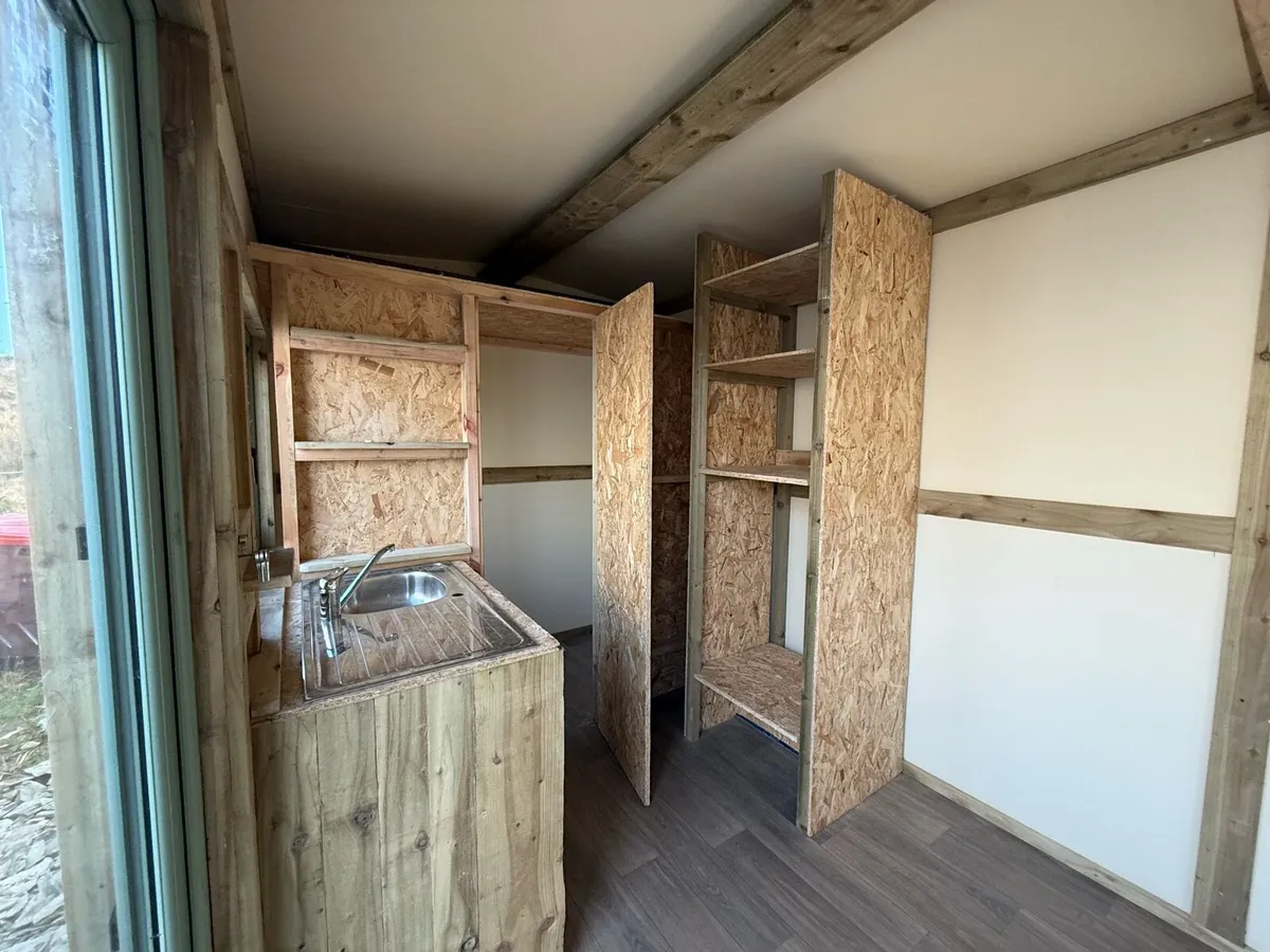 Luxury Mobile Cabin, Tiny Home, airbnb rental - Image 4