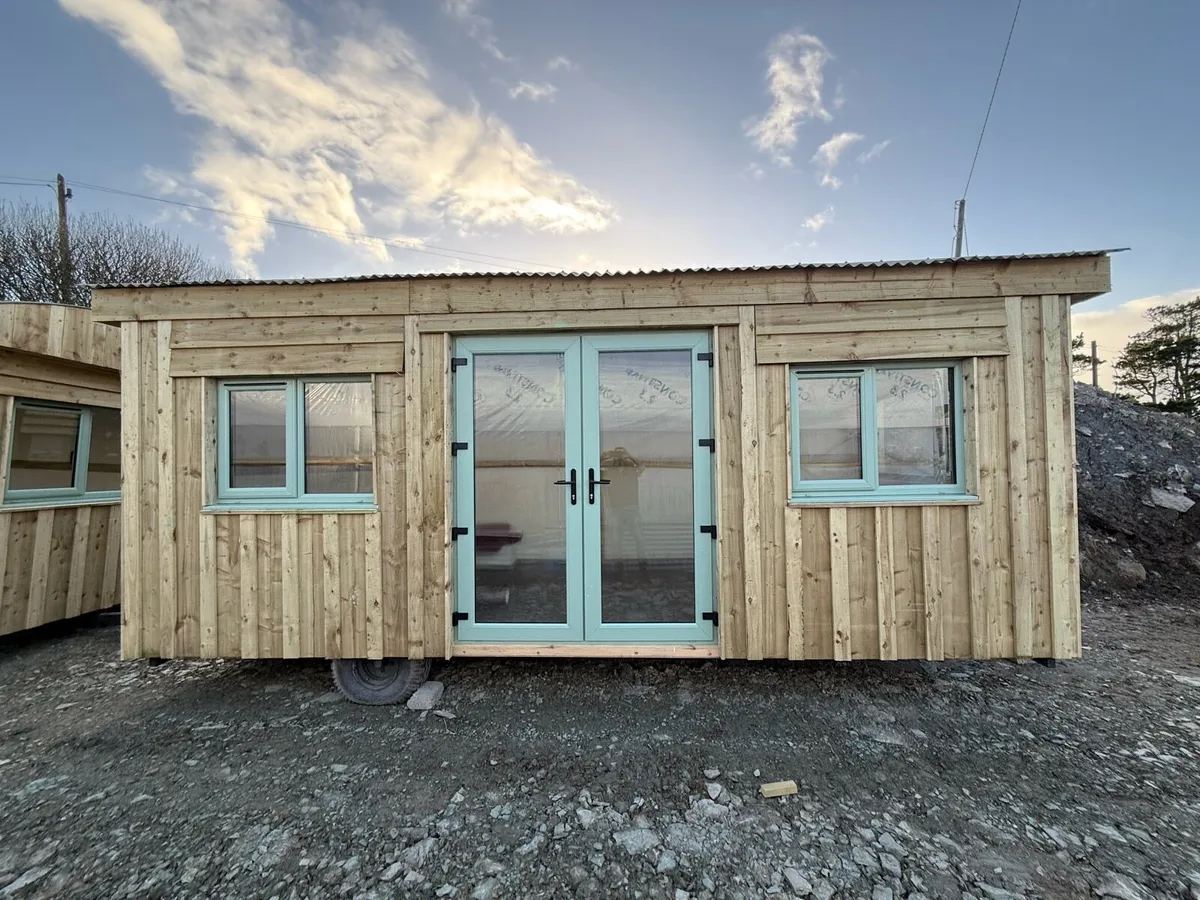 Luxury Mobile Cabin, Tiny Home, airbnb rental - Image 1