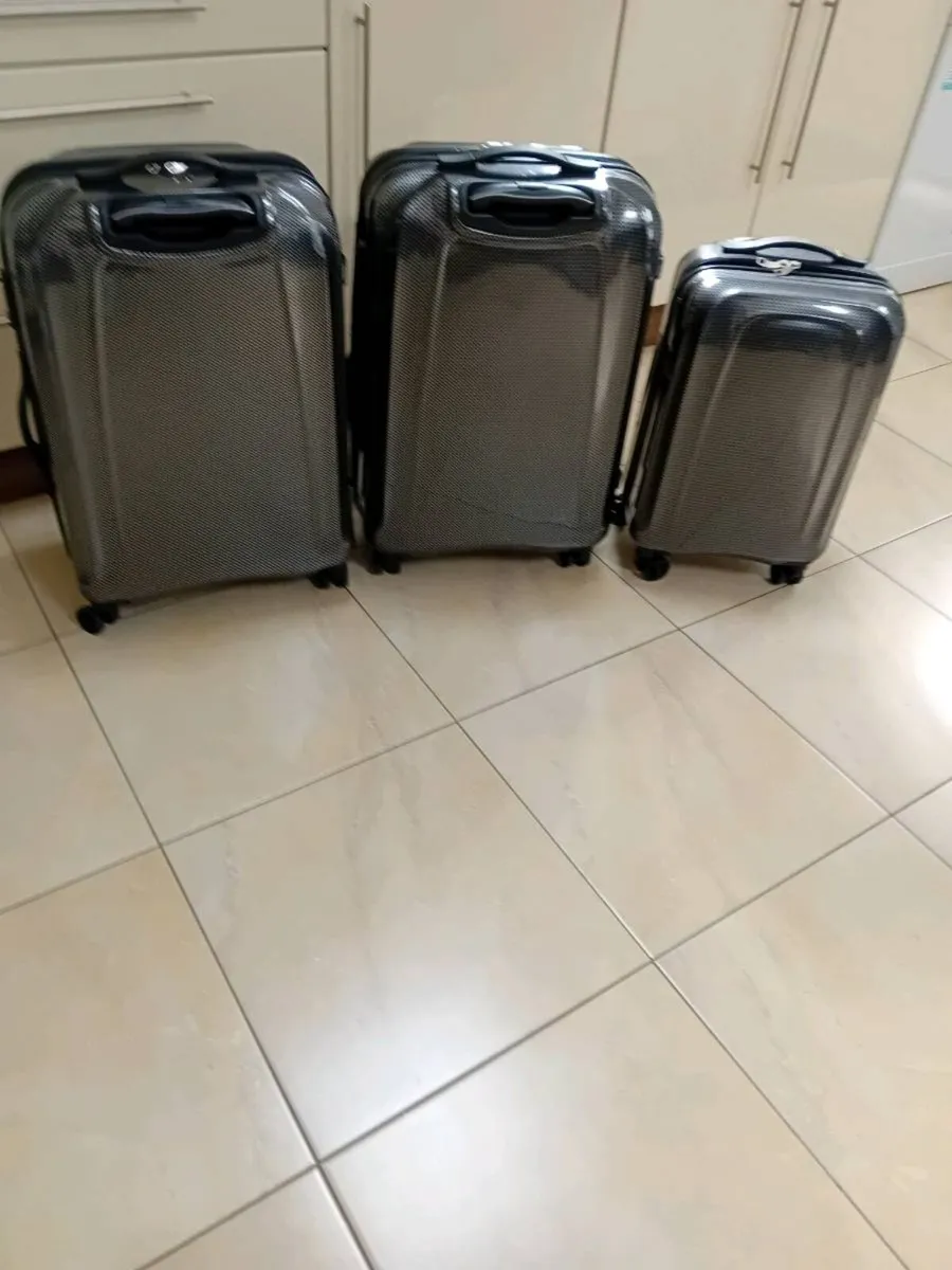 SET SUITCASES ALL NEW - Image 1
