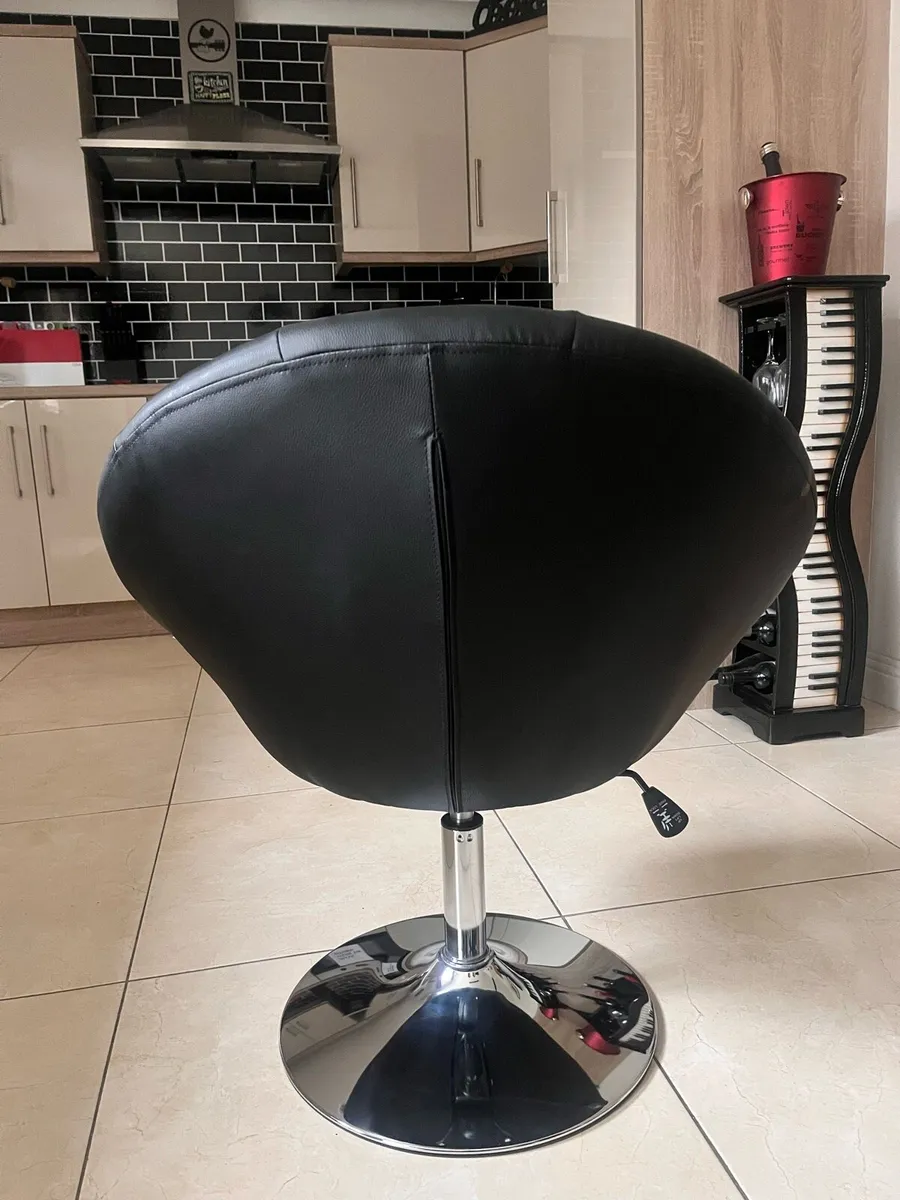 New Accent Chair (swivel/height adjustable) - Image 3