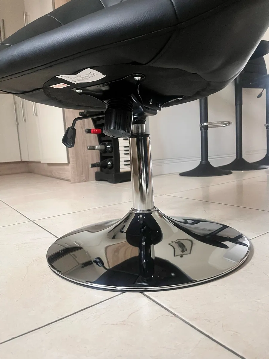 New Accent Chair (swivel/height adjustable) - Image 4