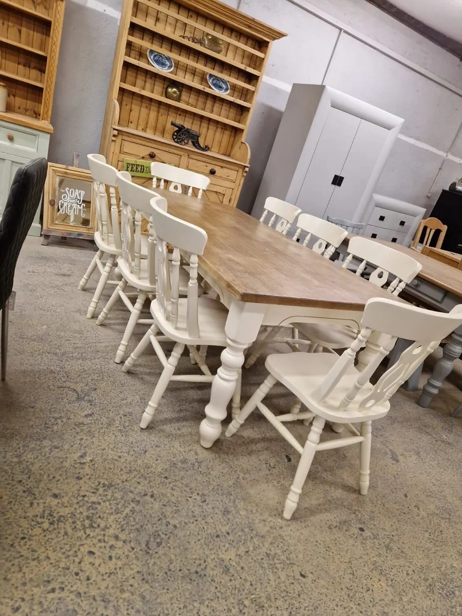 Large vintage oak farmhouse table, 8 oak chairs - Image 4
