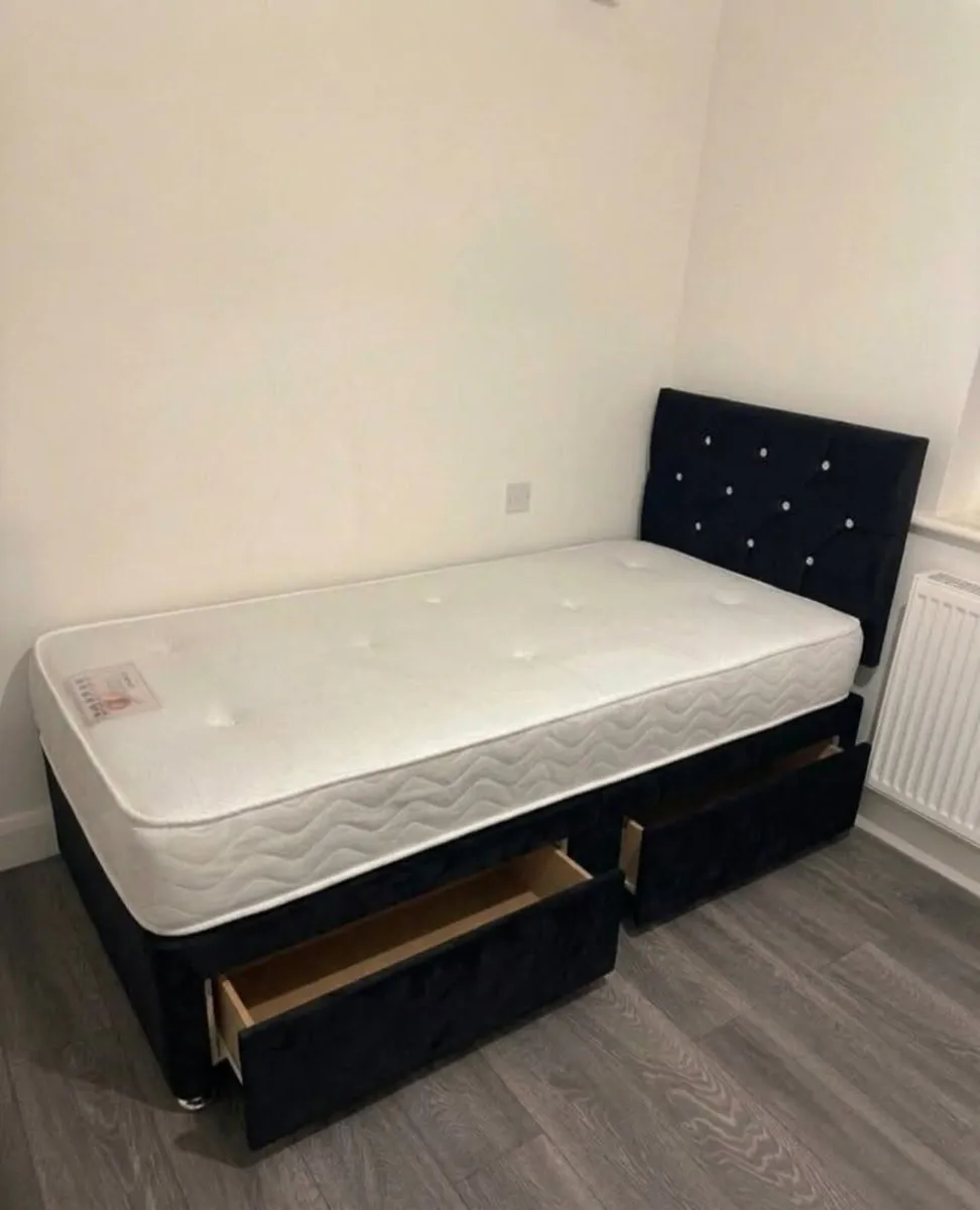 Single Beds - Image 4